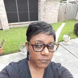 Meet your Posher, Demitra